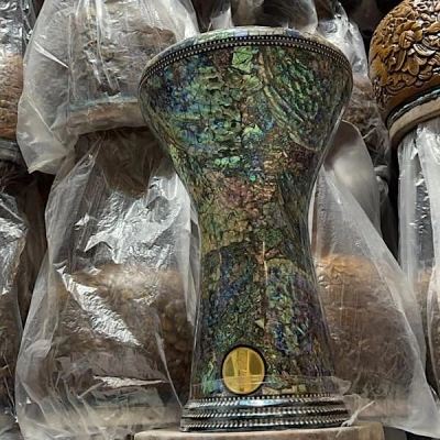 تمپو جوهرالفن سه لبه 24 رنگ صدف اصل مصری با مهر طلایی حک شده در بدنه آکبند - donyayesaaz.com