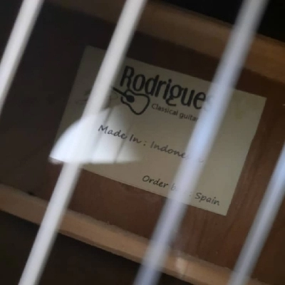 گیتار کلاسیک رودریگوئز Rodriguez آکبند