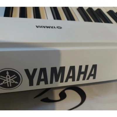 پیانو دیجیتال یاماها yamaha مدل NP 32 در حد آکبند