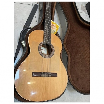 گیتار کلاسیک آلمانزا almansa مدل Cedro 401 در حد آکبند