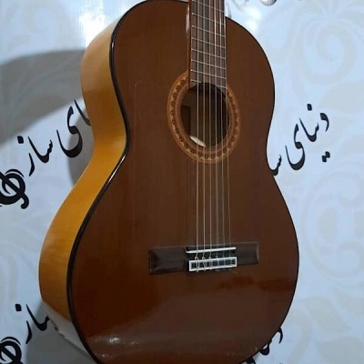 گیتار کلاسیک بیگدلی دست ساز در حد آکبند