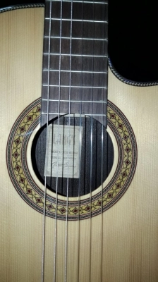 گیتار کلاسیک پیکاپ دار lanji لانجی آکبند