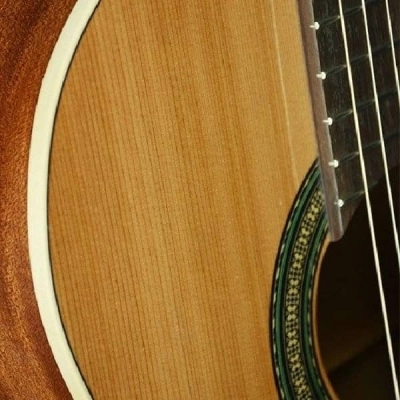 گیتار کلاسیک almansa آلمانزا مدل کلاسیک 400 کارکرده