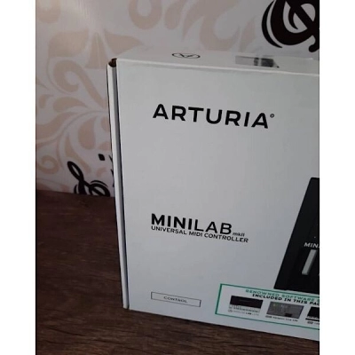 میدی کیبورد کنترلر آرتوریا ARTURIA MiniLab MK2 – Inverted آکبند