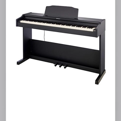 پیانو دیجیتال رولند ROLAND مدل RP 102 BK آکبند