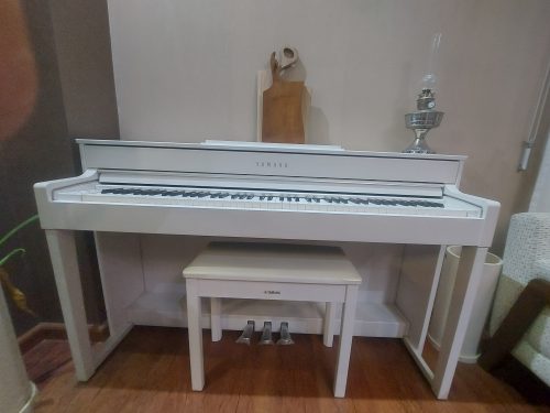پیانو آکوستیک یاماها Yamaha PCL 535 کارکرده در حد نو با کارتن - donyayesaaz.com